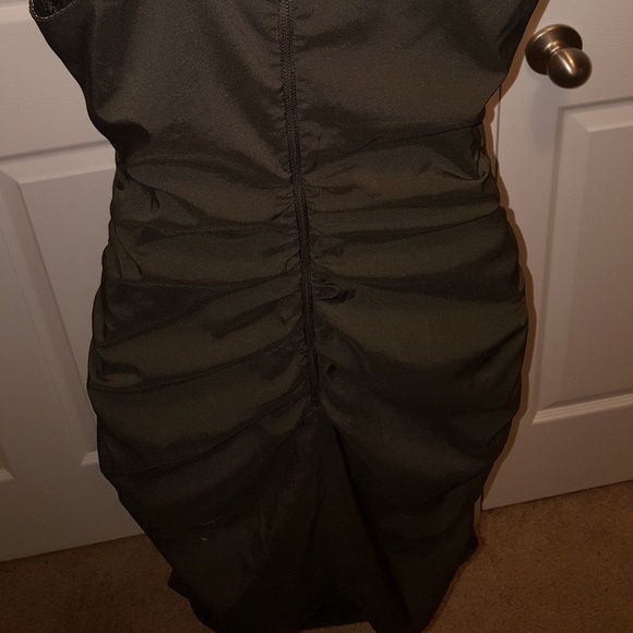 Esley Racer Back Roughed Dress - Picture 4 of 7